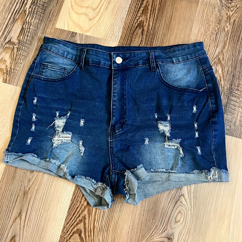 SHEIN Curve 1XL Plus Size Destroyed Denim Shorts